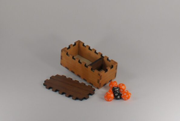 Explorer – Dice Box – Cherry – Walnut