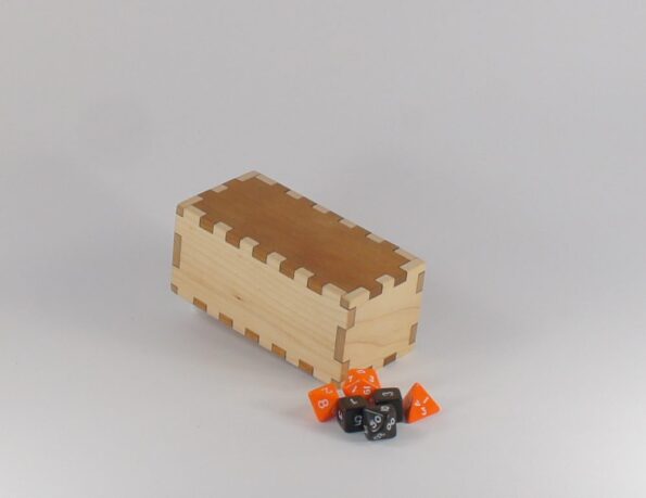 Explorer-Dice-Box-Maple-Cherry-1-e1563898096334.jpg