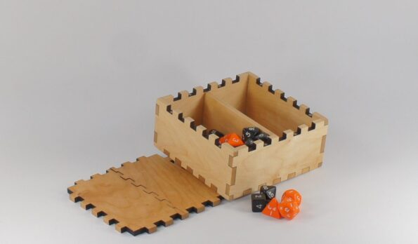 Explorer-Large-Dice-Box-Maple-Cherry-2-e1563897872963.jpg